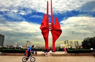 临沂人民广场吃瓜,夏日“吃瓜”盛况一瞥